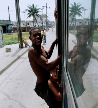 Illustration for article titled Race in Cuba: Images of Cuban Life